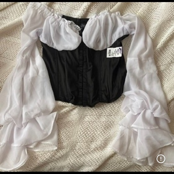 Akira Elegant Off-Shoulder Top - Picture 5 of 5